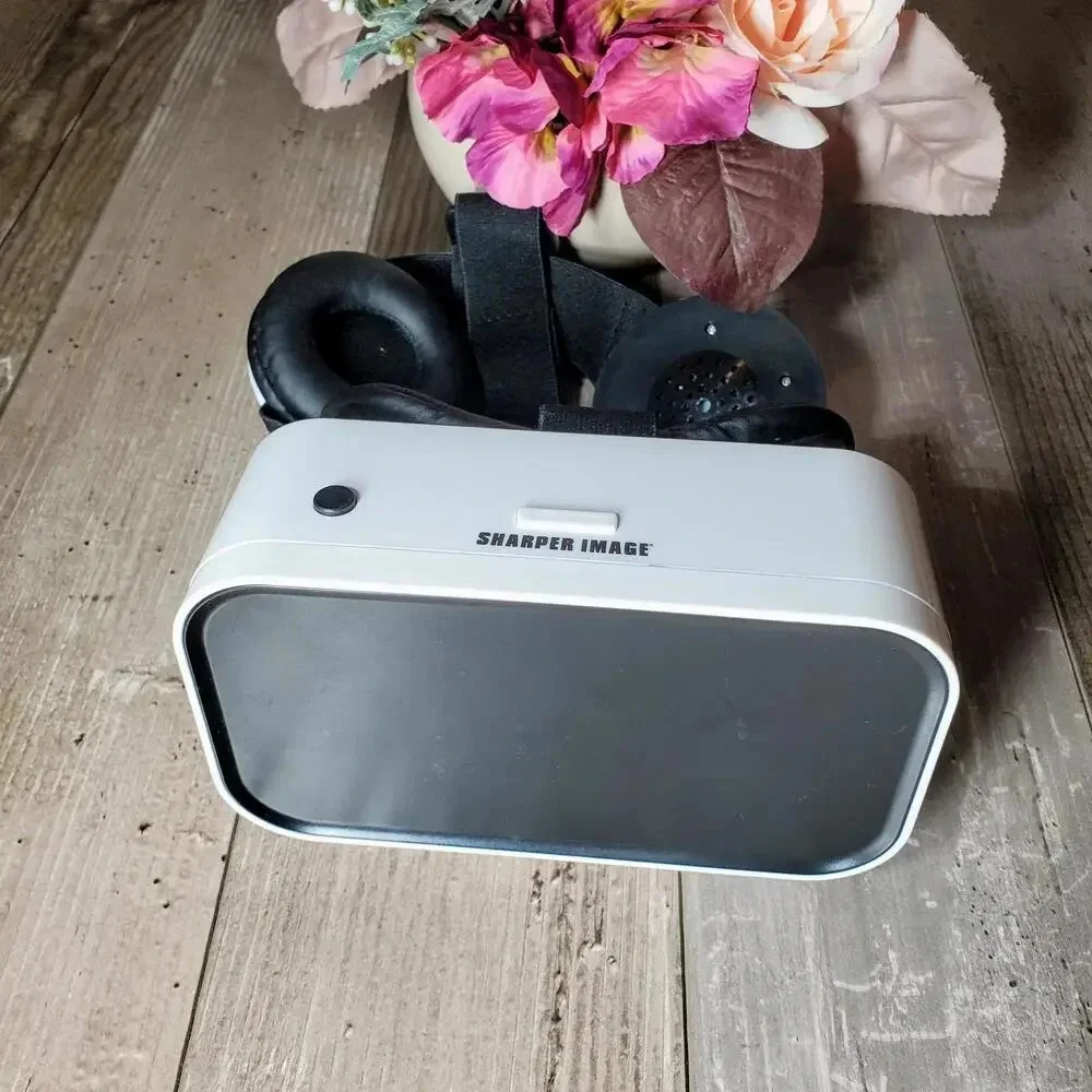 Sharper Image Virtual Reality Smartphone Wireless Bluetooth Viewer w/ Headphones